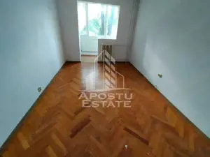 Apartament cu 2 camere, semidecomandat, etajul 2, zona Sagului