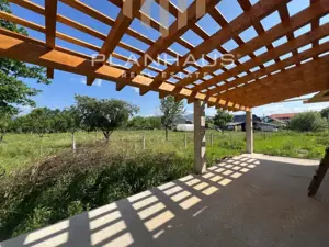 Case individuale Satu Nou de Sus , la rosu / semifinisate , 500 - 700 mp teren - imagine 14