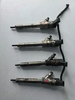 Injectoare Toyota Yaris 1.4d 90cp 1nd-tv p9 euro 4