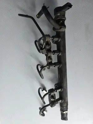 Rampa injectoare Toyota Yaris 1.4d 90cp 1nd-tv p9 euro 4 - imagine 2