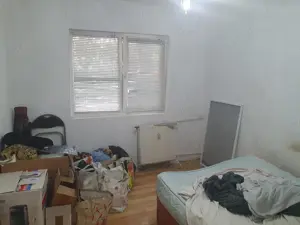 Vanzare-4 camere-p din 4-Militari-V Lunga-decomandat-3 gr sanitare-bl 81-liber-de renovat-130000E - imagine 3 Vanzare-4 camere-p din 4-Militari-V Lunga-decomandat-3 gr sanitare-bl 81-liber-de renovat-130000E - imagine 3