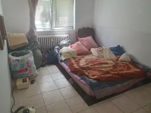 Vanzare-4 camere-p din 4-Militari-V Lunga-decomandat-3 gr sanitare-bl 81-liber-de renovat-130000E - imagine 4 Vanzare-4 camere-p din 4-Militari-V Lunga-decomandat-3 gr sanitare-bl 81-liber-de renovat-130000E - imagine 4