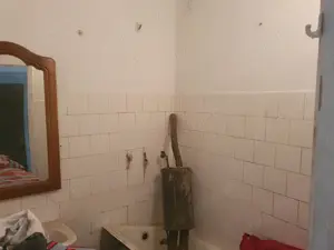 Vanzare-4 camere-p din 4-Militari-V Lunga-decomandat-3 gr sanitare-bl 81-liber-de renovat-130000E - imagine 7 Vanzare-4 camere-p din 4-Militari-V Lunga-decomandat-3 gr sanitare-bl 81-liber-de renovat-130000E - imagine 7