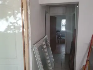 Vanzare-4 camere-p din 4-Militari-V Lunga-decomandat-3 gr sanitare-bl 81-liber-de renovat-130000E - imagine 8 Vanzare-4 camere-p din 4-Militari-V Lunga-decomandat-3 gr sanitare-bl 81-liber-de renovat-130000E - imagine 8