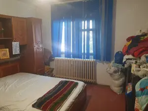 Vanzare-4 camere-p din 4-Militari-V Lunga-decomandat-3 gr sanitare-bl 81-liber-de renovat-130000E - imagine 6 Vanzare-4 camere-p din 4-Militari-V Lunga-decomandat-3 gr sanitare-bl 81-liber-de renovat-130000E - imagine 6