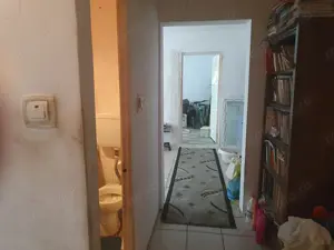 Vanzare-4 camere-p din 4-Militari-V Lunga-decomandat-3 gr sanitare-bl 81-liber-de renovat-130000E - imagine 13 Vanzare-4 camere-p din 4-Militari-V Lunga-decomandat-3 gr sanitare-bl 81-liber-de renovat-130000E - imagine 13