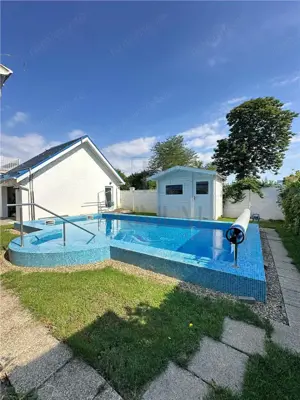 Girocului - Casa individuala - 4 Camere - Teren mare - Piscina incalzita - Garaj