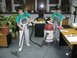 Ecomid Timisoara angajeaza pensionara sau completare norma femeie pt. curatenie sp. birouri 4h zi