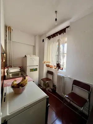 Ap 1 cam,44 mp, parter inalt, Piața Unirii