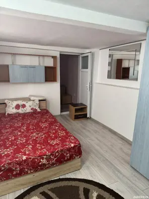 Inchiriez 2 camere la curte , baie si bucatarie separate - imagine 3