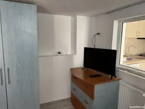 Inchiriez 2 camere la curte , baie si bucatarie separate - imagine 2