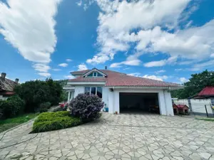 Casă de vânzare – 6 camere – Str. Dărmănești, Piatra Neamț