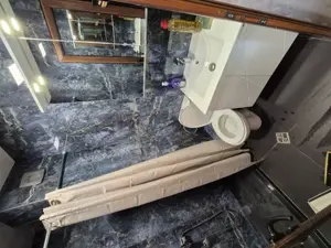 1 camera in   zona Dambovita