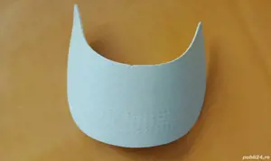 Cozoroc din plastic pentru șapcă 