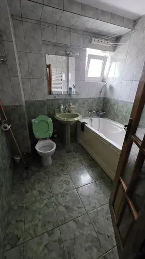 Inchiriez apartament frumos 3 camere regim hotelier - imagine 5