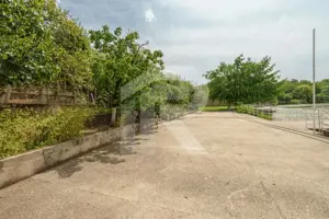 Casa cu teren de 3000 mp - ponton la lac - piscina si casa de oaspeti - imagine 9