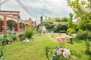 Casa cu teren de 3000 mp - ponton la lac - piscina si casa de oaspeti - imagine 16