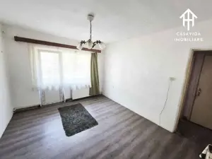 Apartament cu 3 camere de vânzare – Etaj 1, zonă centrală (Unic)