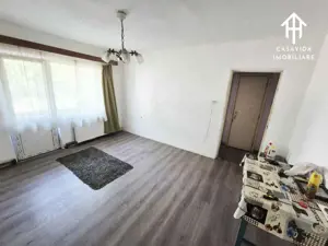 Apartament cu 3 camere de vânzare – Etaj 1, zonă centrală (Unic) - imagine 2