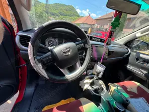 Toyota Hilux 2.4 D Garantie - imagine 7 Toyota Hilux 2.4 D Garantie - imagine 7