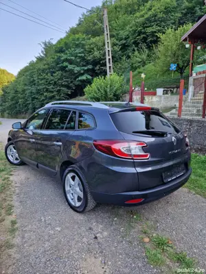 Vand Renault Megan TOM TOM 3 1.5 DCi 110 Cp - imagine 10