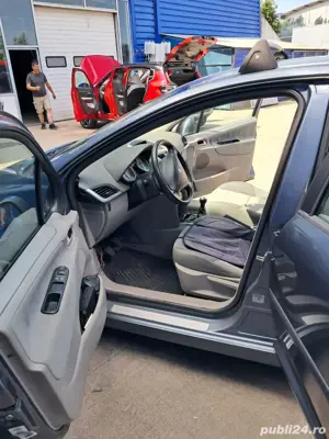 Peugeot 207 1.4 HDI Trendy - imagine 6