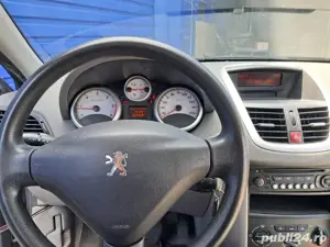 Peugeot 207 1.4 HDI Trendy - imagine 9