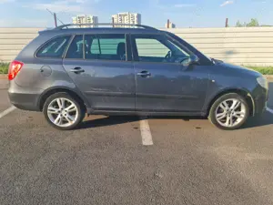 Skoda Fabia 2 Combi, 1.6 Benzina, 2008 - imagine 2