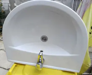 De vanzare chiuveta cu picior si boiler