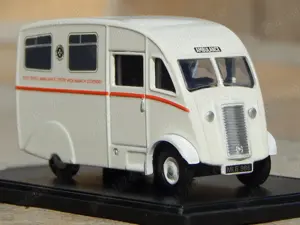 Macheta Commer Q25 ambulanta epoca englezeasca  sc 1:76 Oxford vitrina - imagine 3