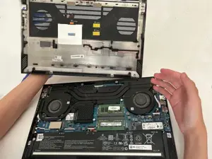 Curățare Laptop de praf + Aplicare pastă termoconductoare   Serviciu Profesional în Timișoara