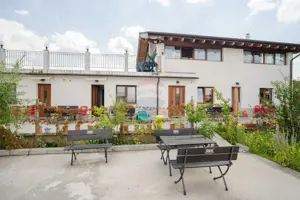 Complex cu Piscină/Cazare de Vânzare, 10.777mp Teren - DN24, Vaslui - imagine 7