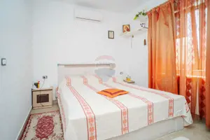 Complex cu Piscină/Cazare de Vânzare, 10.777mp Teren - DN24, Vaslui - imagine 19