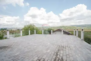 Complex cu Piscină/Cazare de Vânzare, 10.777mp Teren - DN24, Vaslui - imagine 16