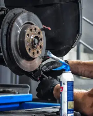 Angajăm Mecanic Auto pentru Service Rapid - imagine 3