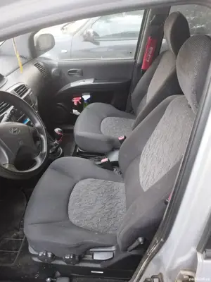 Hyundai Matrix 2002 1.6 Benzina - imagine 4