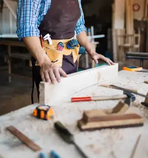 Tamplar    montator mobila la comanda