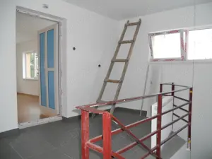 apartament 3 camere 100 M,  nemobilata, imobil privat, zona Lisimed - imagine 5