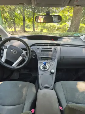 Vând Toyota Prius 2010 Hybrid cu istoric. - imagine 6