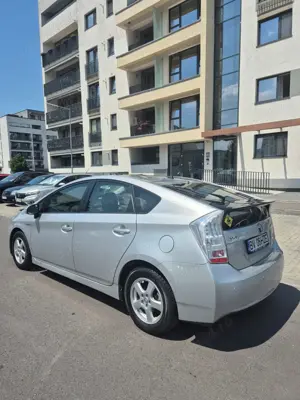 Vând Toyota Prius 2010 Hybrid cu istoric. - imagine 5