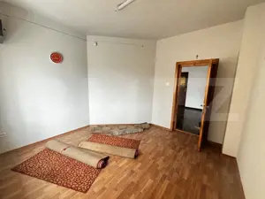 Casa de vanzare in Lazuri, ideala si pentru investitii - imagine 5