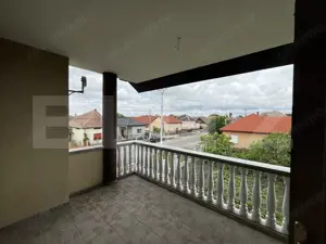 Casa de vanzare in Lazuri, ideala si pentru investitii - imagine 8