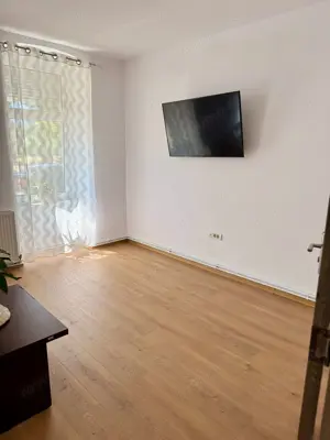  Vând apartament 2 camere, decomandat, complet utilat și mobilat  - imagine 5