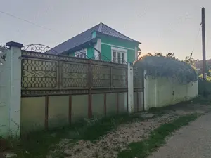 Casa de vânzare langa pădure-liniste, aer curat și peisaje de vis