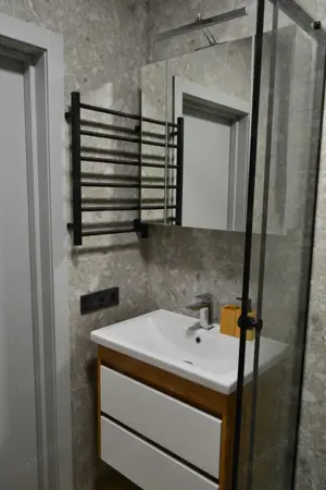 Garsoniera in zona Piata Victoriei - imagine 5