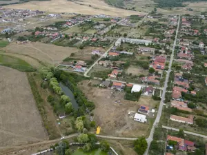 Teren de 7900 mp cu baltă de pescuit în Frumușeni - imagine 10