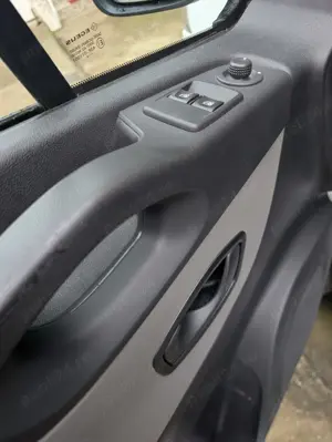 Vând microbuz de persoane inmatriculat - Renault Trafic Kombi 8+1 A C - Euro 6 - imagine 4