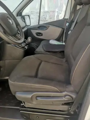 Vând microbuz de persoane inmatriculat - Renault Trafic Kombi 8+1 A C - Euro 6 - imagine 6