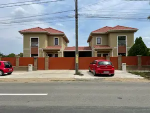 Casa cu garaj, lângă Carrefour, la asfalt - 5 camere, 3 băi