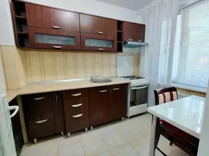 Apartament ultracentral ,etaj 3din4, zona Spicul